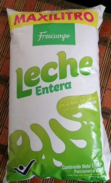LECHE LIQUIDA ENTERA FRESCAMPO *1.1L